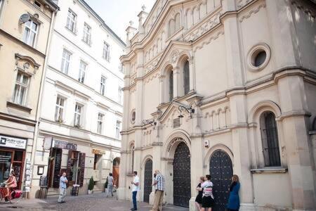 Househost Apartmeni: Podbrzezie 2/20 Krakow Luaran gambar
