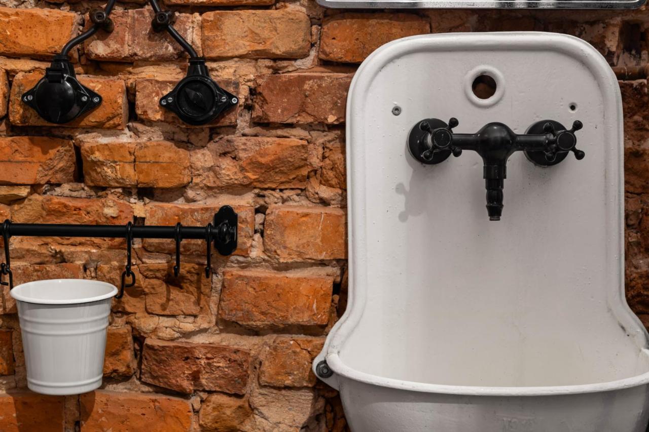 Househost Apartmeni: Podbrzezie 2/20 Krakow Luaran gambar